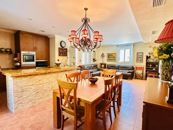5-bedroom Villa In Orihuela, Spain (201 M²)