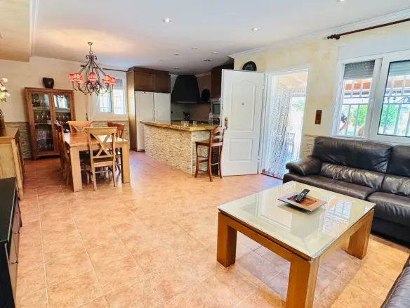 5-bedroom Villa In Orihuela, Spain (201 M²)