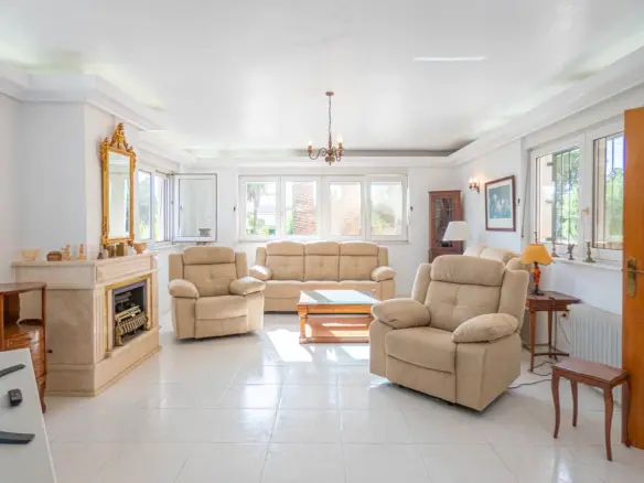 7-bedroom Villa In San Miguel De Salinas, Spain (416 M²)