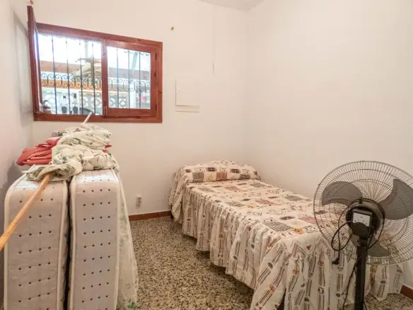 6-bedroom Villa In Pilar De La Horadada, Spain (268 M²)