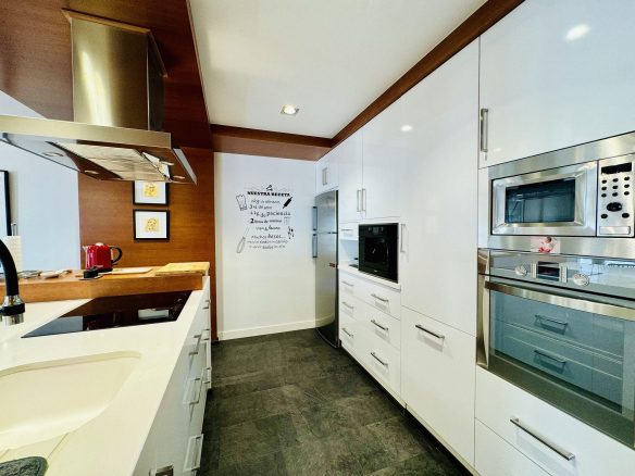 3-bedroom Apartment In Torrevieja, Spain (131 M²)