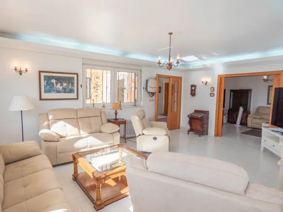 7-bedroom Villa In San Miguel De Salinas, Spain (416 M²)