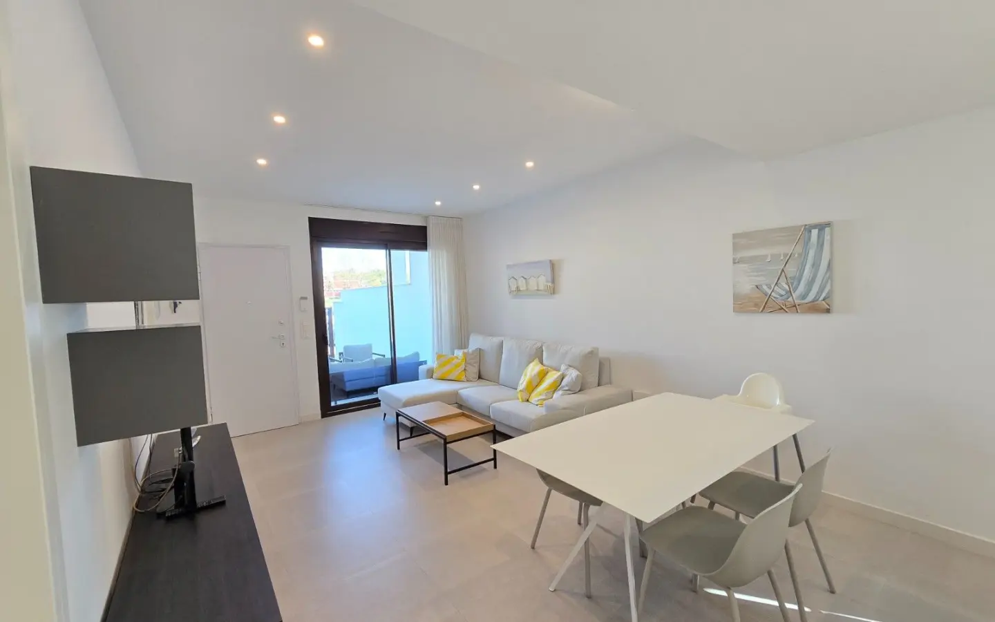 Apartment Of 70 M² In Pilar De La Horadada, Spain