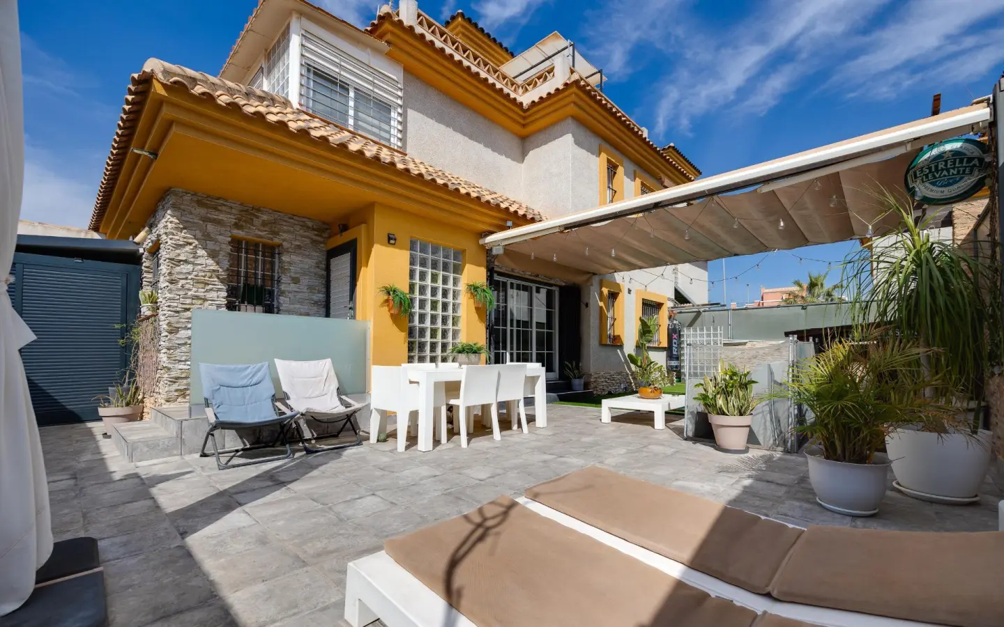 Villa Of 100 M² In Los Montesinos, Spain