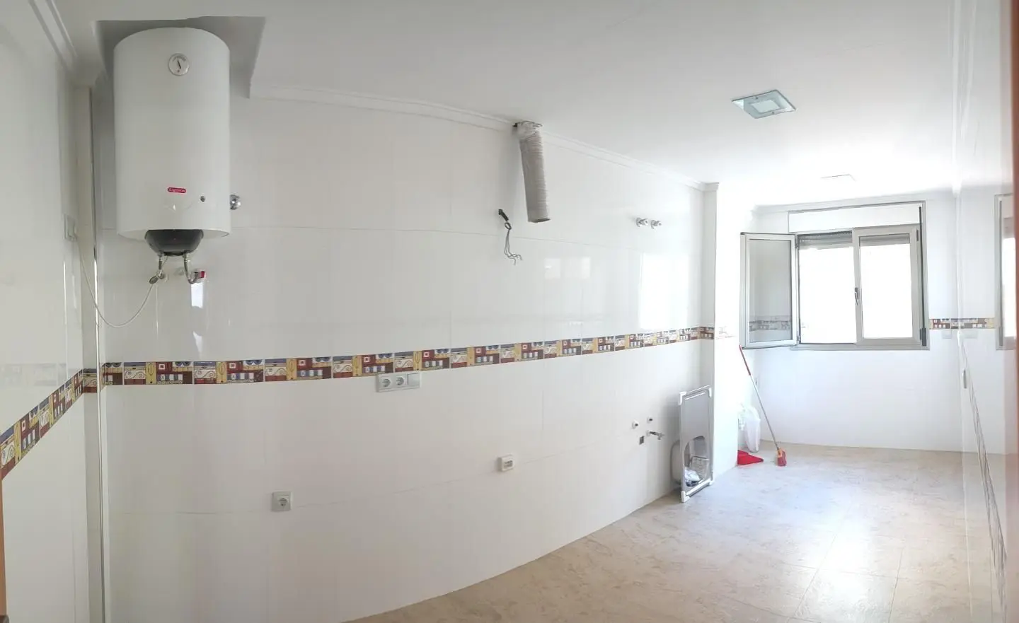 3-bedroom Apartment In Torrevieja, Spain (122 M²)