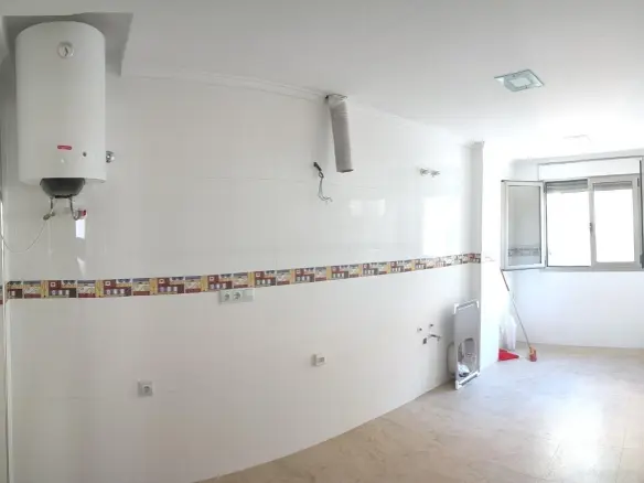 3-bedroom Apartment In Torrevieja, Spain (122 M²)