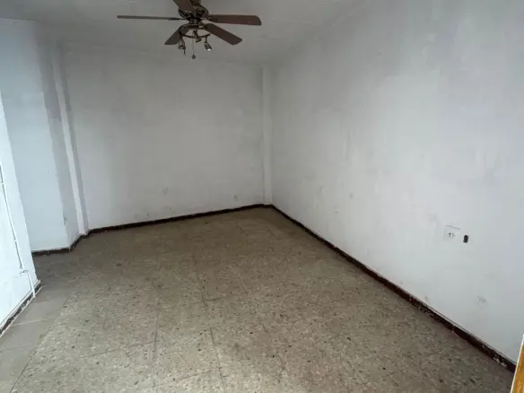 5-bedroom Apartment In Guardamar Del Segura, Spain (200 M²)