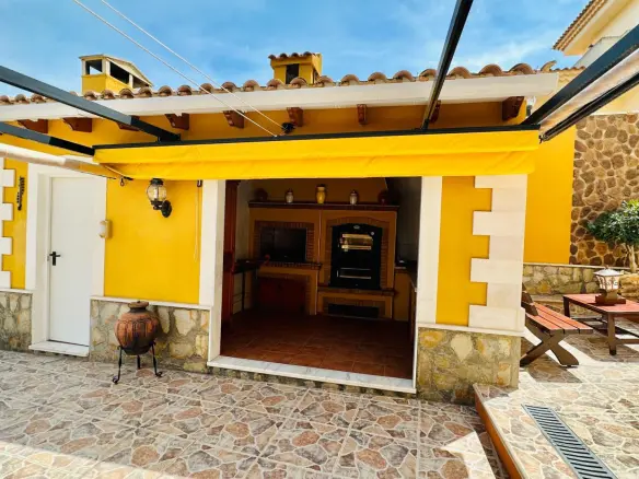 5-bedroom Villa In Orihuela, Spain (201 M²)