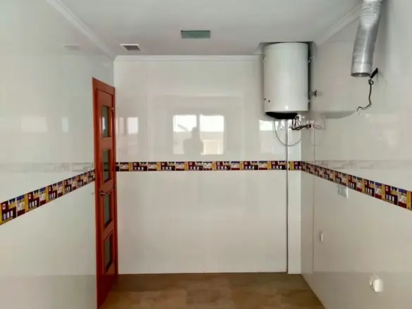 3-bedroom Apartment In Torrevieja, Spain (122 M²)