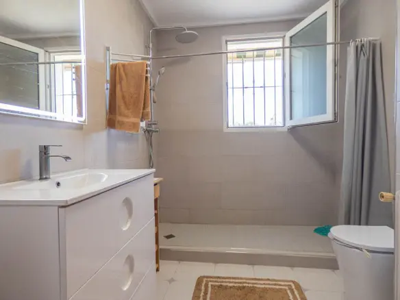 7-bedroom Villa In San Miguel De Salinas, Spain (416 M²)