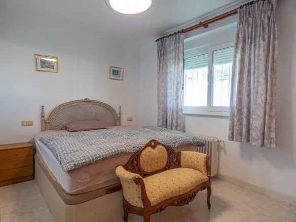 7-bedroom Villa In San Miguel De Salinas, Spain (416 M²)