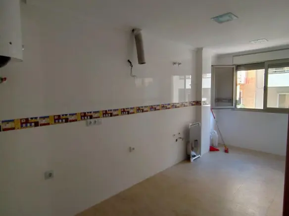 3-bedroom Apartment In Torrevieja, Spain (122 M²)