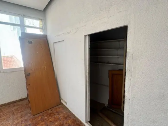 5-bedroom Apartment In Guardamar Del Segura, Spain (200 M²)