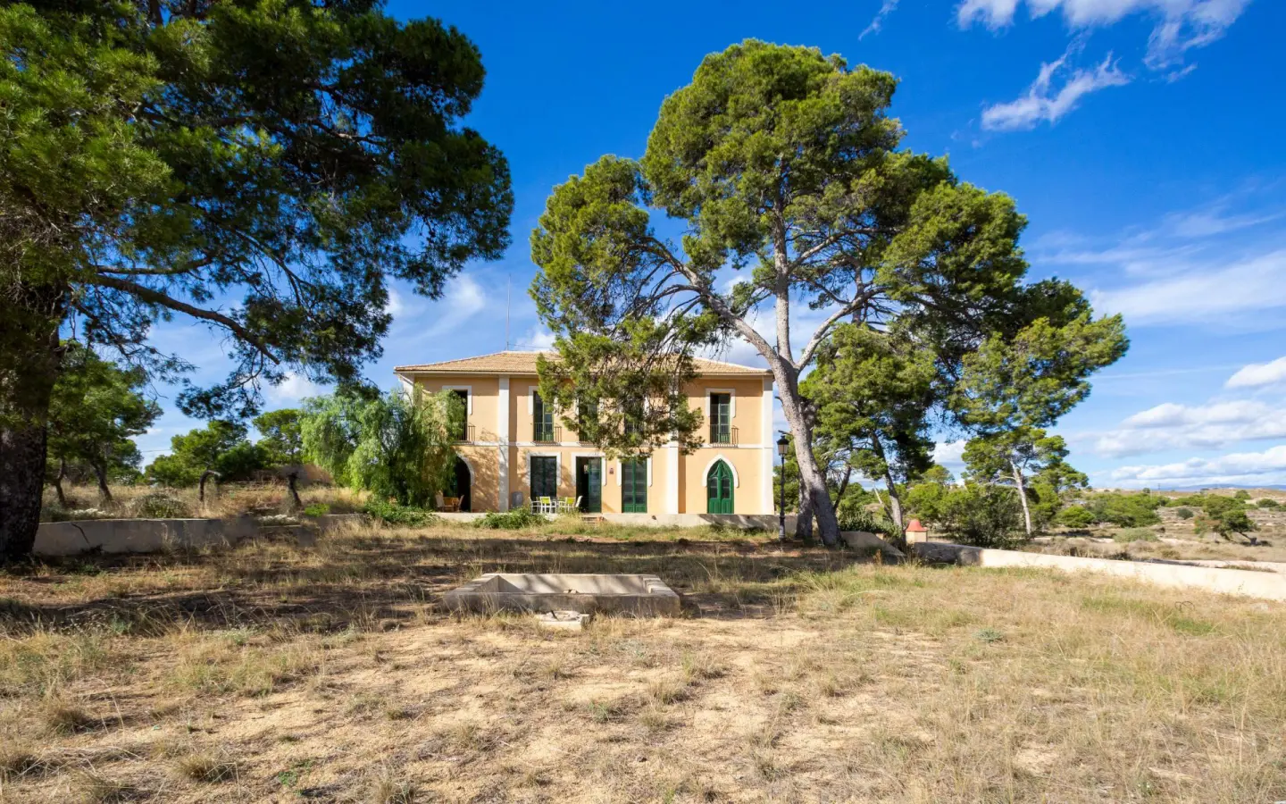 Villa 560 M² In Alicante, Spain – Mediter Real Estate