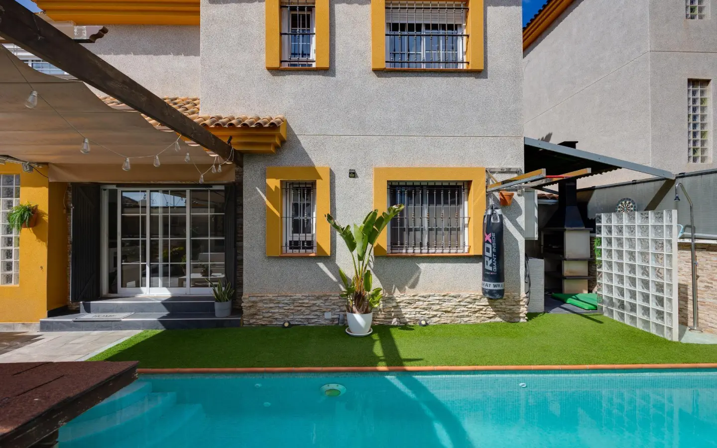 Villa Of 100 M² In Los Montesinos, Spain