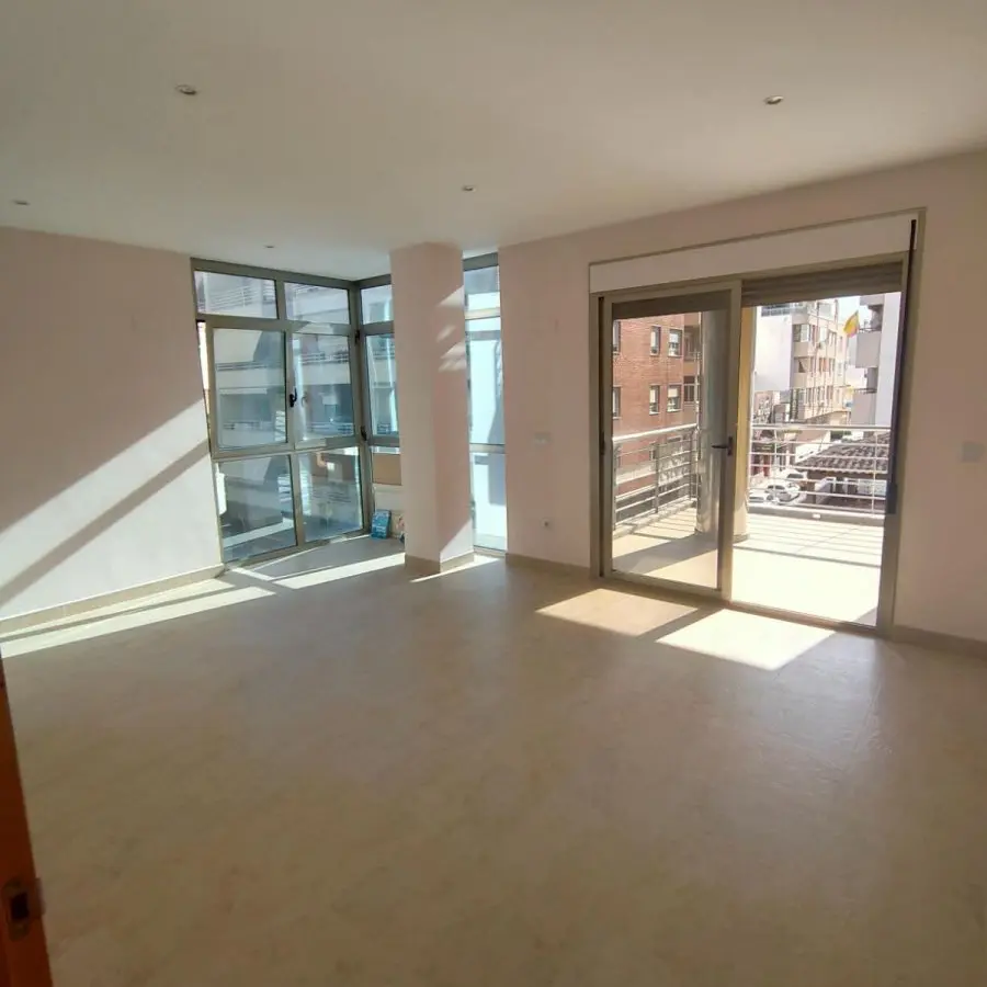 3-bedroom Apartment In Torrevieja, Spain (122 M²)