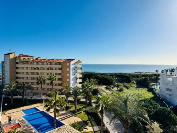 3-bedroom Penthouse In Torrevieja, Spain (135 M²)