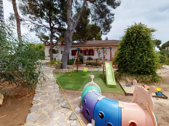 6-bedroom Villa In Murcia, Spain (272 M²)