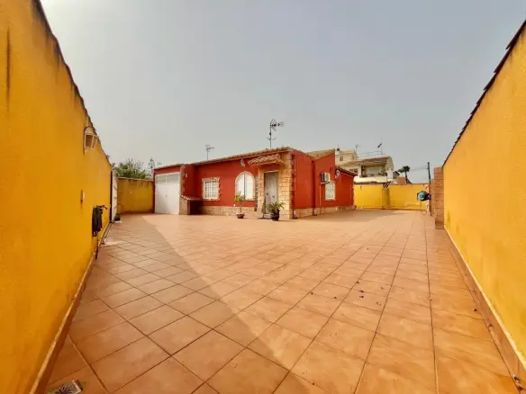 Villa Of 120 M² In Torrevieja, Spain