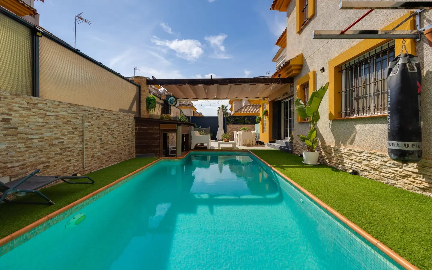 Villa Of 100 M² In Los Montesinos, Spain