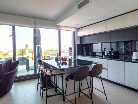 3-bedroom Apartment In Guardamar Del Segura, Spain (116 M²)