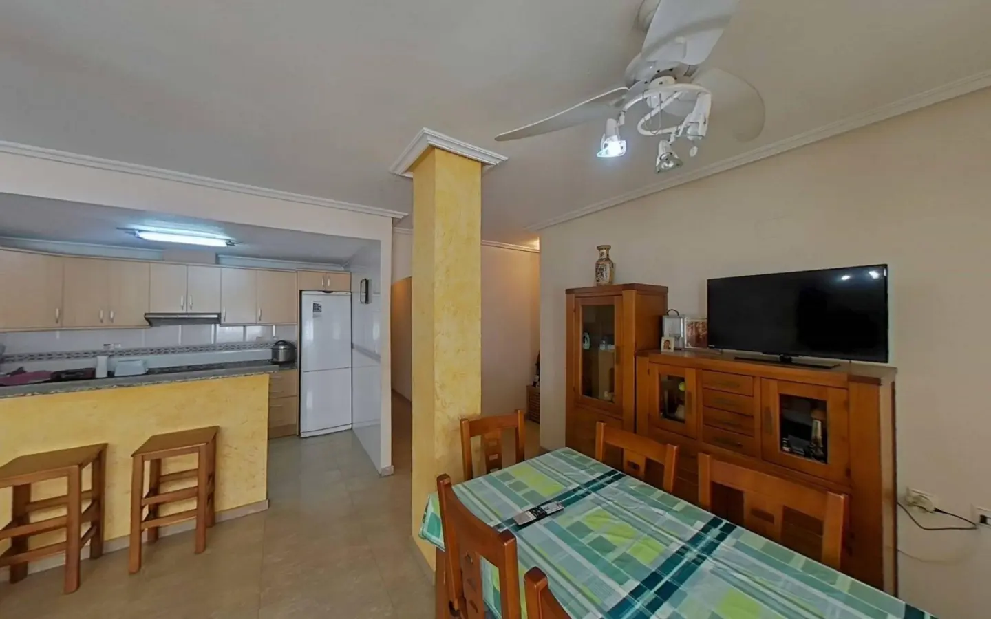 Apartment Of 120 M² In Torrevieja, Spain