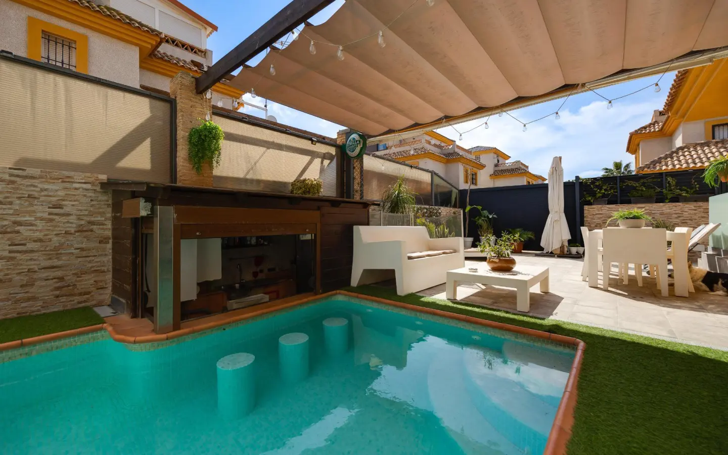Villa Of 100 M² In Los Montesinos, Spain
