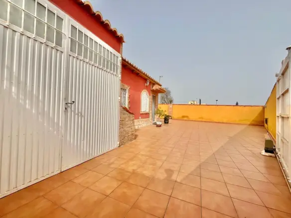 Villa Of 120 M² In Torrevieja, Spain