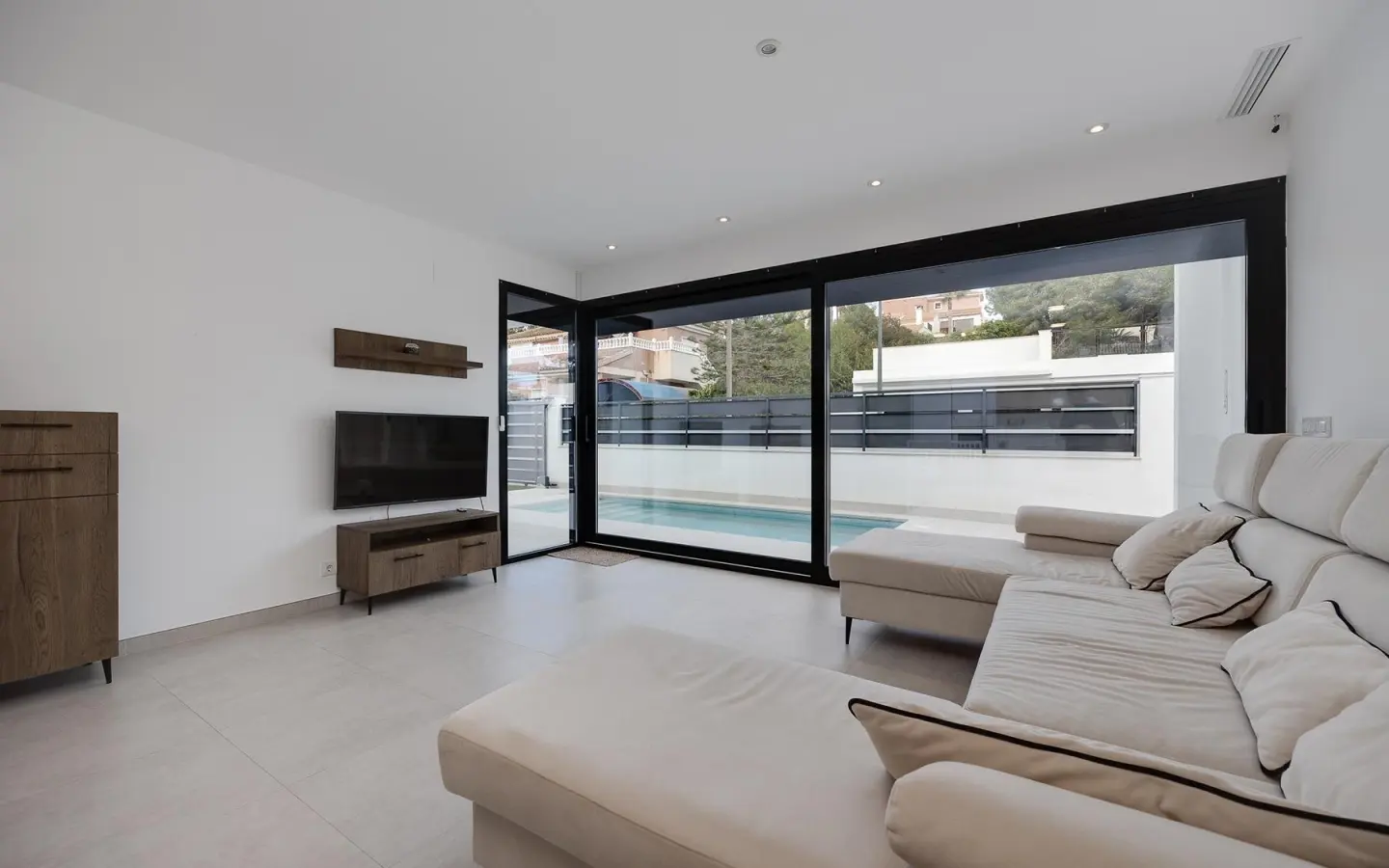 3-bedroom Villa In Orihuela, Spain (111 M²)
