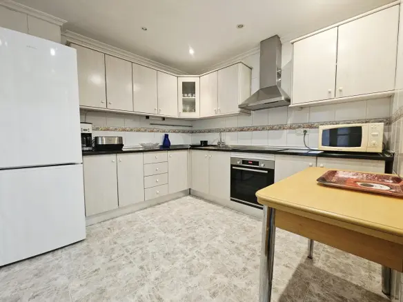 3-bedroom Apartment In Torrevieja, Spain (126 M²)