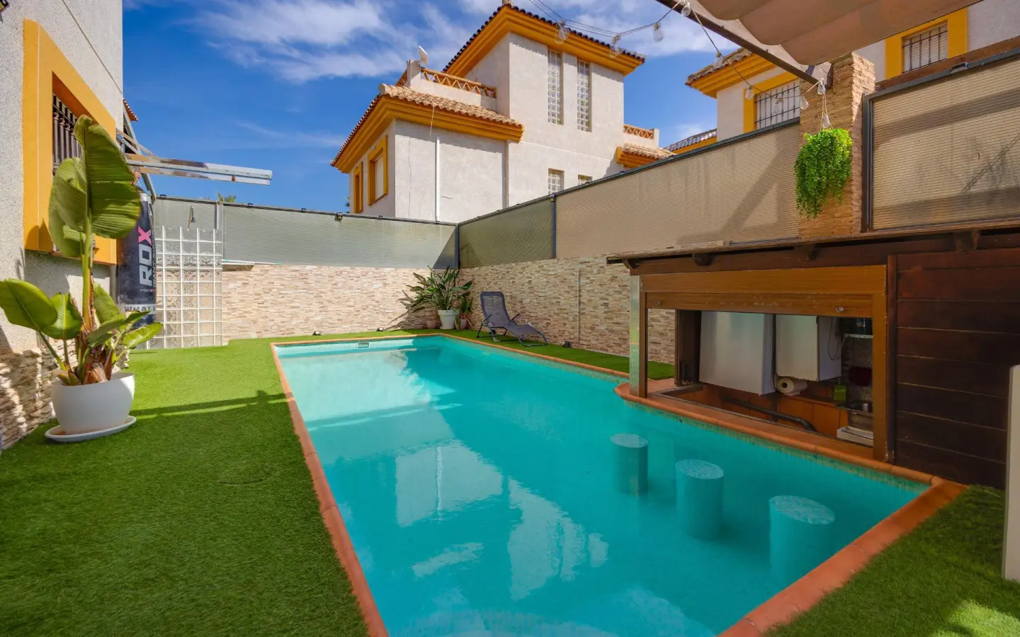 Villa Of 100 M² In Los Montesinos, Spain