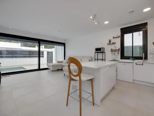 3-bedroom Villa In Orihuela, Spain (111 M²)