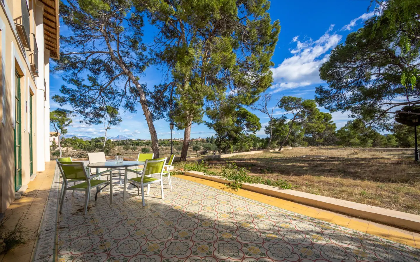 Villa 560 M² In Alicante, Spain – Mediter Real Estate