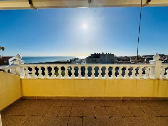3-bedroom Penthouse In Torrevieja, Spain (135 M²)