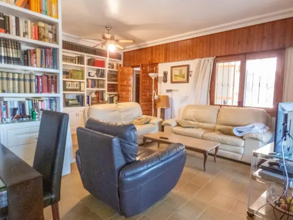 6-bedroom Villa In Pilar De La Horadada, Spain (268 M²)