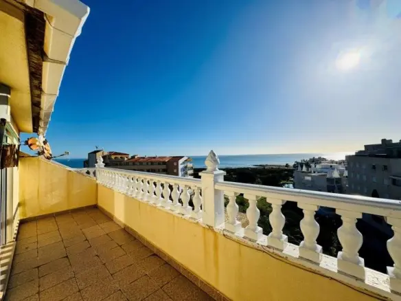 3-bedroom Penthouse In Torrevieja, Spain (135 M²)
