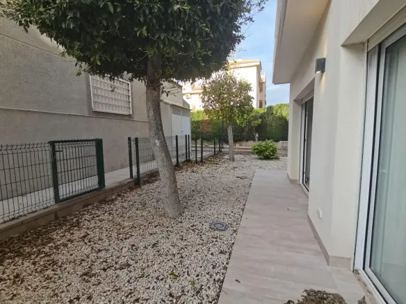 Apartment Of 117 M² In Torrevieja, Spain