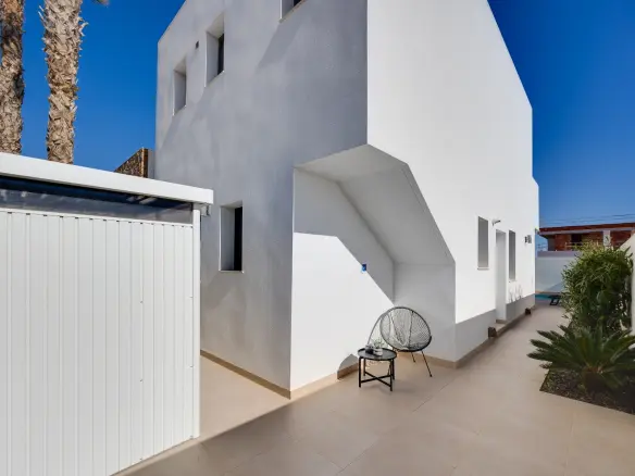 3-bedroom Villa In San Javier, Spain (158 M² Plot)