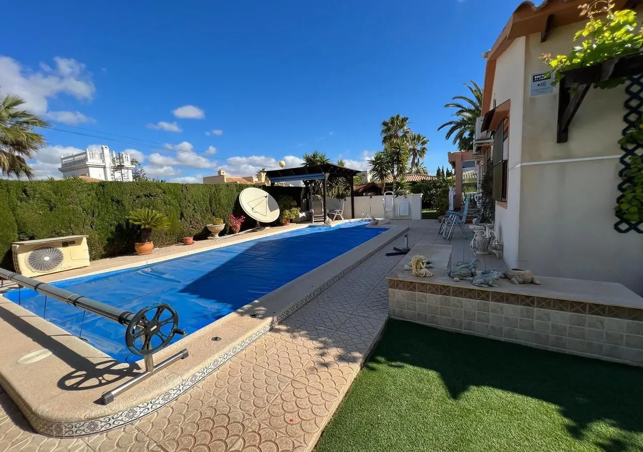 Villa Of 140 M² In Cabo Roig, Spain