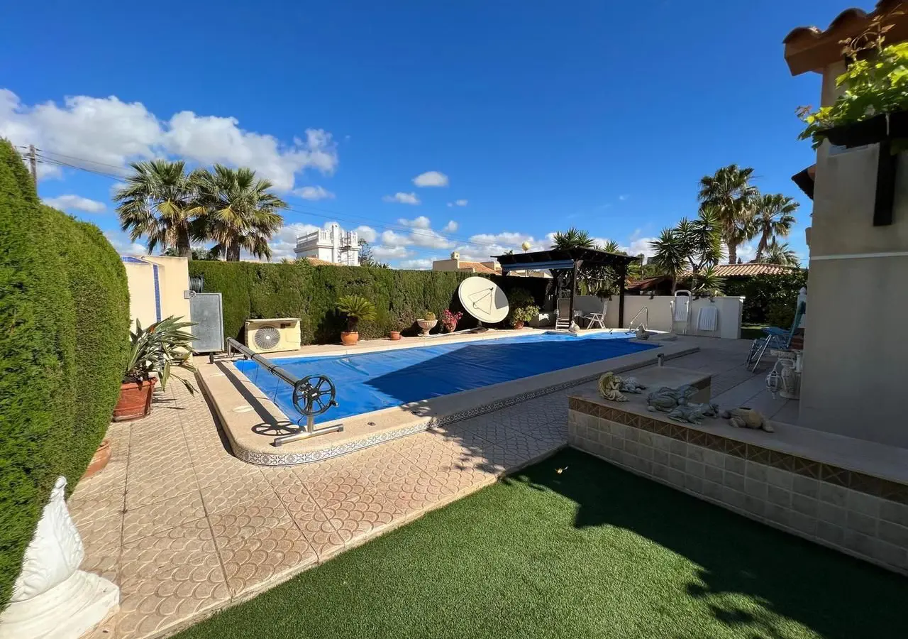 Villa Of 140 M² In Cabo Roig, Spain
