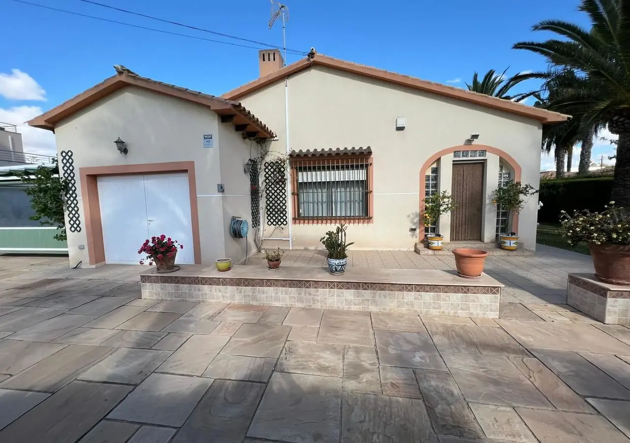 Villa Of 140 M² In Cabo Roig, Spain