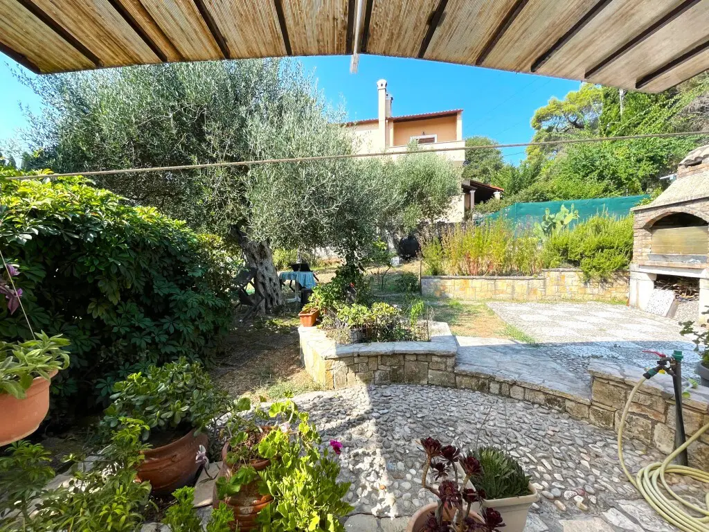 3-bedroom Flat In Corfu, Greece (154 M²)