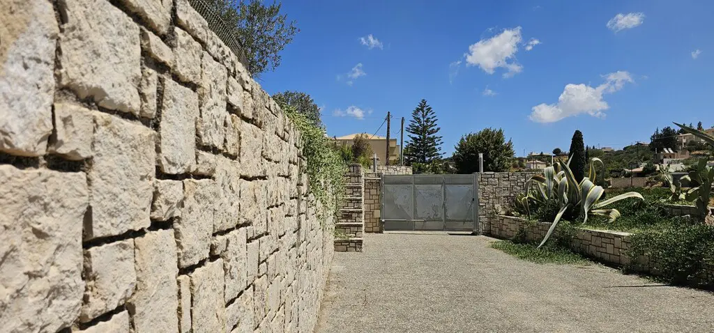 2-bedroom Villa In Gazi, Greece (145 M²)
