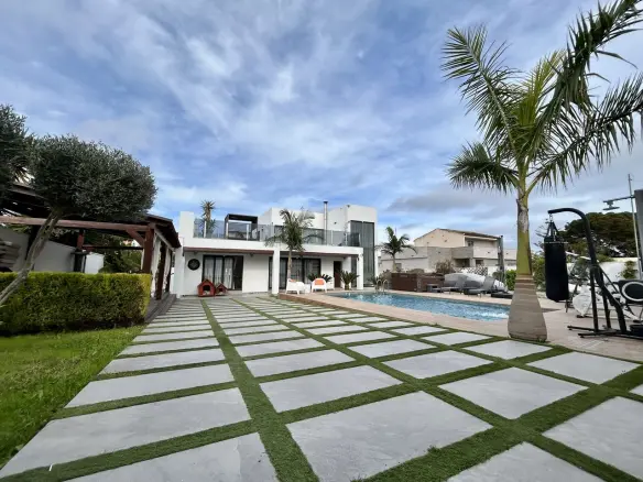 Villa Of 241 M² In Torrevieja, Spain
