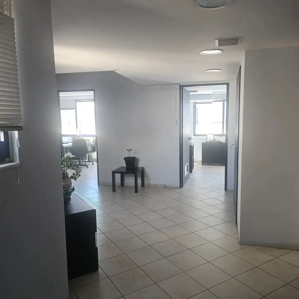 Building In Exarchia – Neapoli, Greece (1.491 M²)