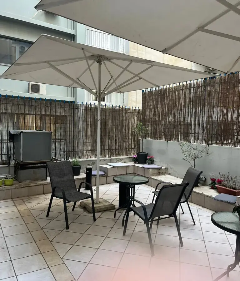 Building In Exarchia – Neapoli, Greece (1.491 M²)