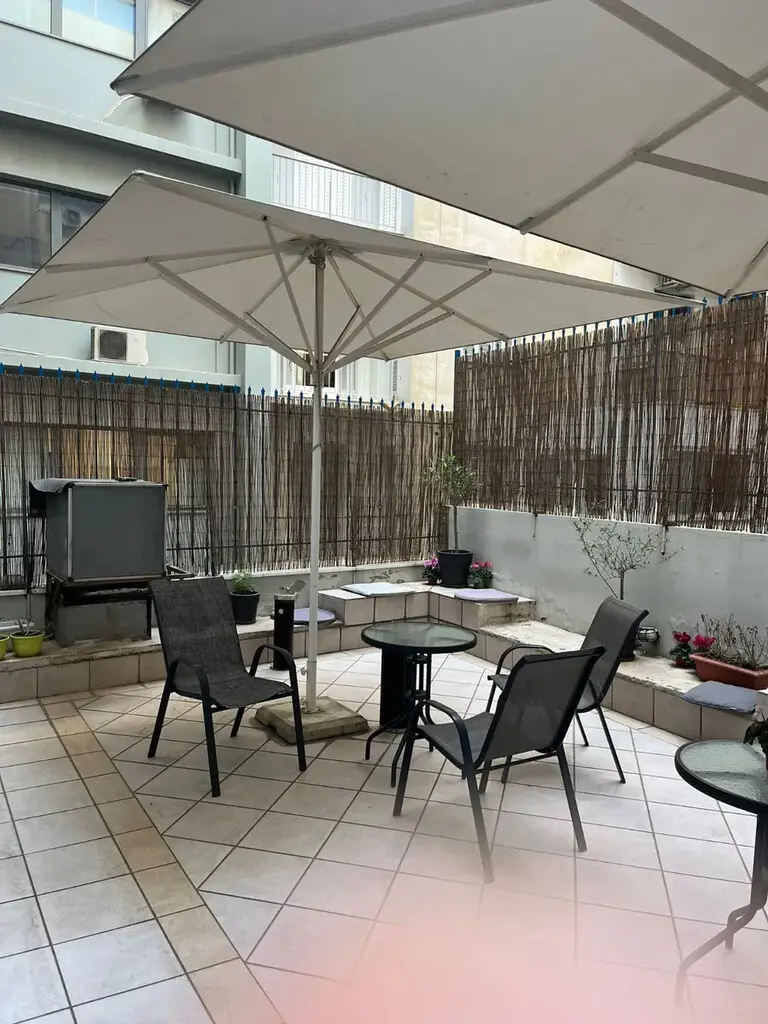 Building In Exarchia – Neapoli, Greece (1.491 M²)
