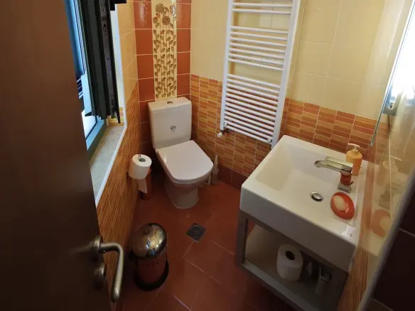2-bedroom Detached House In Poligiros, Greece (182 M²)