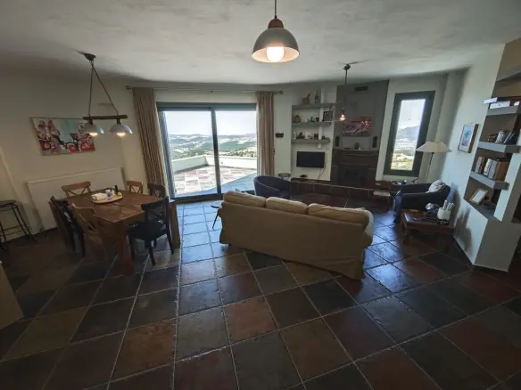 2-bedroom Detached House In Poligiros, Greece (182 M²)