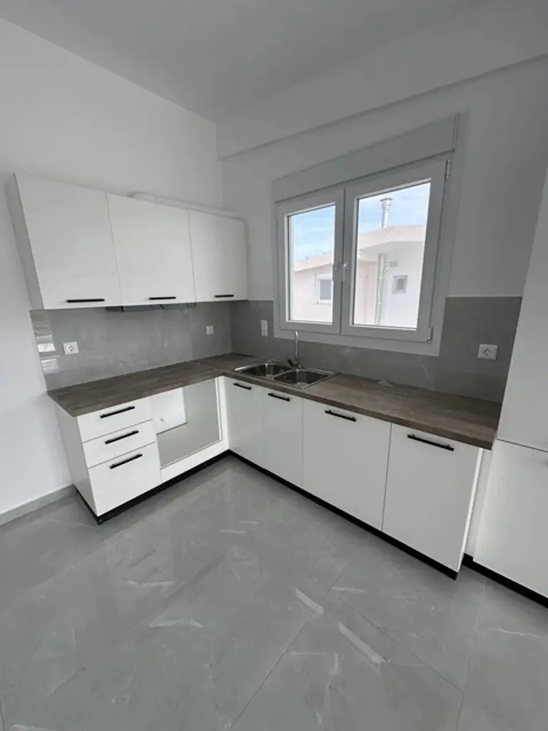 2-bedroom Flat In Xilokastro, Greece (68 M²)